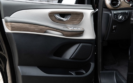 KLASSEN Mercedes-Benz V-Class V300 Luxury VIP First Class Van MVE_1686