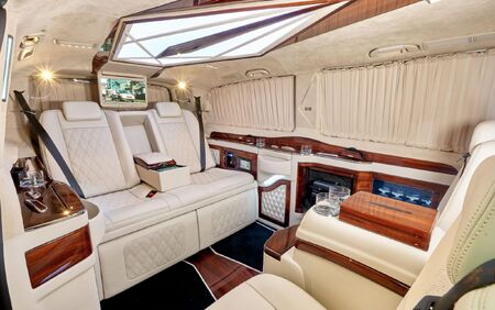 KLASSEN VIP VAN MVD 9053