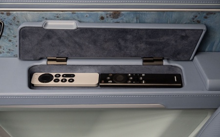 Klassen Mercedes-Benz V-Class V300 VIP EDITION 2024 Luxury Van MVV_1663