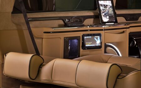 KLASSEN VIP VAN MVD 9006