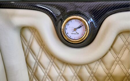 KLASSEN VIP VAN MVD 9050