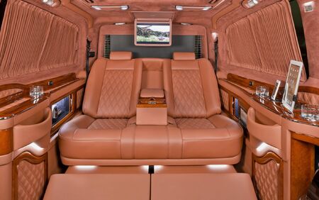 KLASSEN VIP VAN MVD 9003