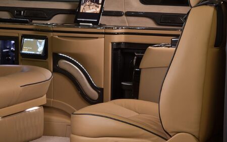 KLASSEN VIP VAN MVD 9006