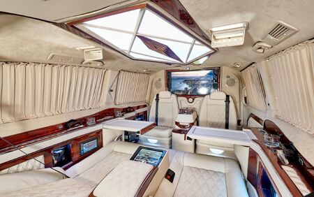 KLASSEN VIP VAN MVD 9053