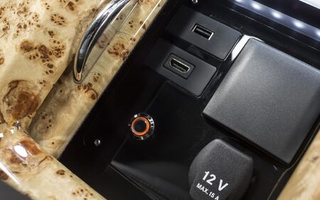 KLASSEN VIP VAN MVD 9011