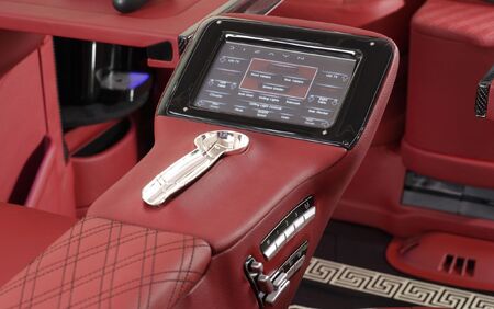 KLASSEN VIP VAN MVD 9016