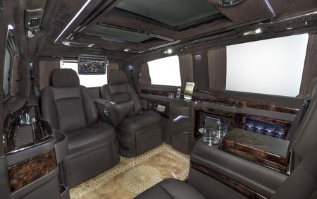 KLASSEN VIP VAN MVD 9018