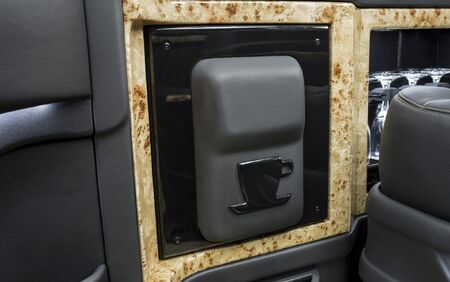 KLASSEN VIP VAN MVD 9011