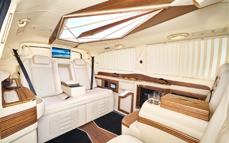 KLASSEN VIP VAN MVD 9051