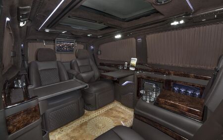 KLASSEN VIP VAN MVD 9018