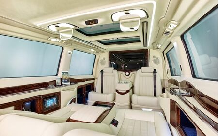 KLASSEN VIP VAN MVD 9024