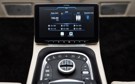 Klassen Mercedes-Benz V-Class V300 Luxury VIP Business Van -2024 MVV_1682