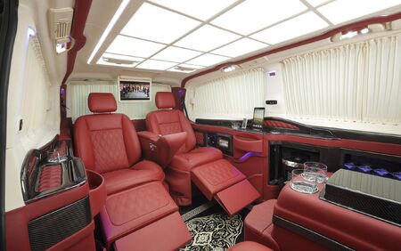 KLASSEN VIP VAN MVD 9016