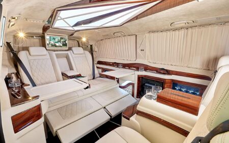 KLASSEN VIP VAN MVD 9053