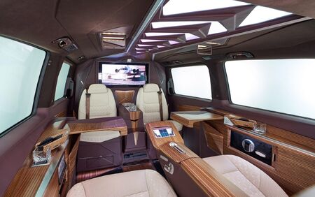 KLASSEN VIP VAN MVD 9027