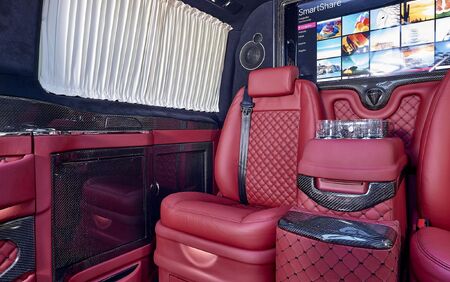 KLASSEN VIP VAN MVD 9033