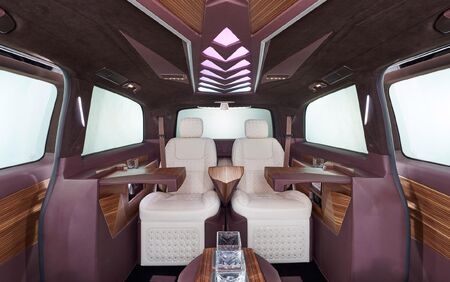 KLASSEN VIP VAN MVD 9027