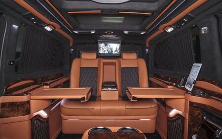 KLASSEN VIP VAN MVD 9009