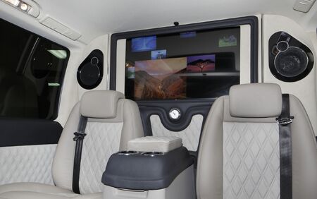 KLASSEN VIP VAN MVD 9005