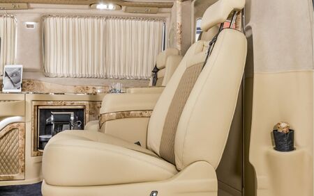 KLASSEN VIP VAN MVD 9020