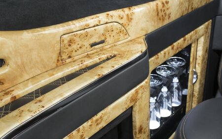 KLASSEN VIP VAN MVD 9011