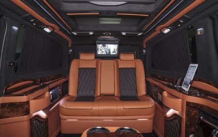 KLASSEN VIP VAN MVD 9009