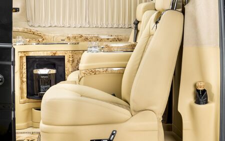 KLASSEN VIP VAN MVD 9013