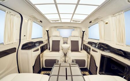 KLASSEN VIP VAN MVD 9028