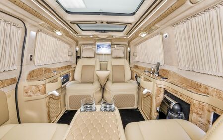 KLASSEN VIP VAN MVD 9020