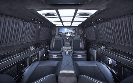 KLASSEN VIP VAN MVD 9031