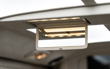 Klassen Mercedes-Benz V-Class V300 Luxury VIP Business Van -2024 MVV_1682