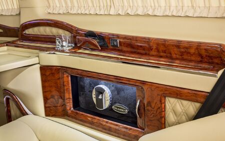 KLASSEN Luxury Van MVD 3006