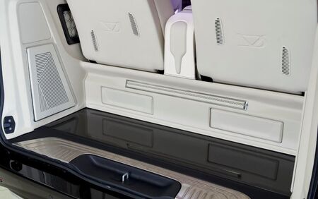 KLASSEN VIP VAN MVD 9057