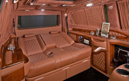 KLASSEN VIP VAN MVD 9003