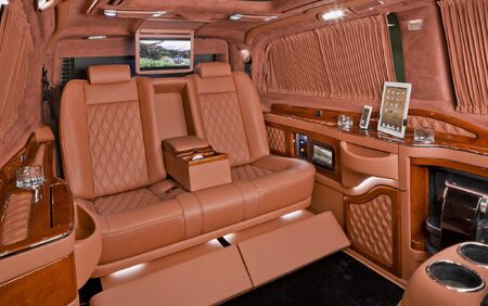 KLASSEN VIP VAN MVD 9003