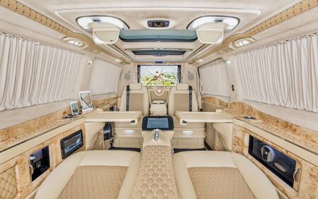 KLASSEN VIP VAN MVD 9020