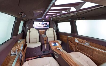 KLASSEN VIP VAN MVD 9027