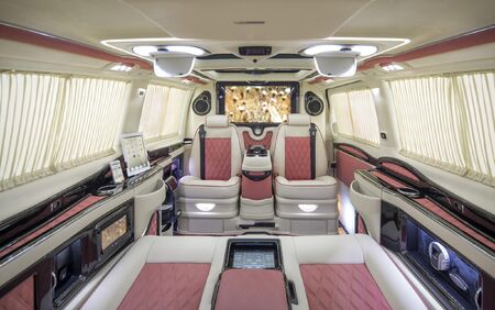 KLASSEN VIP VAN MVD 9002