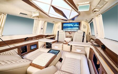 KLASSEN VIP VAN MVD 9051