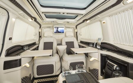 KLASSEN VIP VAN MVD 9015