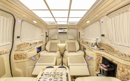 KLASSEN VIP VAN MVD 9013