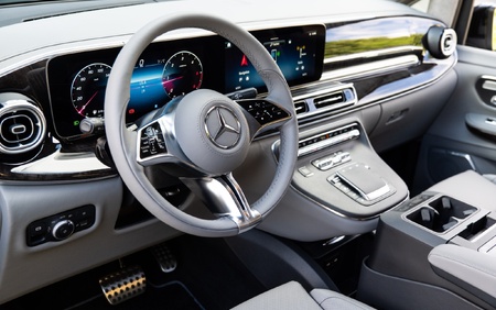 KLASSEN Mercedes Benz V-Class V300 AMG Luxury VIP Business Van MVV_6_1717_EN