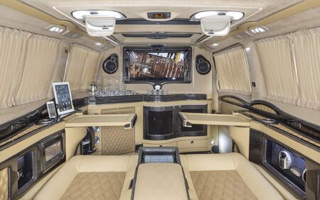 KLASSEN VIP VAN MVD 9000