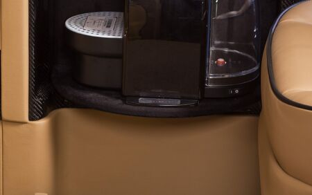 KLASSEN VIP VAN MVD 9006