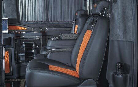 KLASSEN VIP VAN MVD 9022