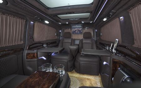 KLASSEN VIP VAN MVD 9018