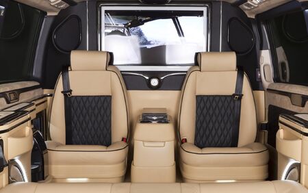 KLASSEN VIP VAN MVD 9007