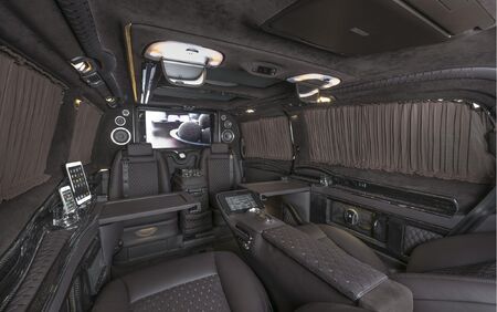 KLASSEN VIP VAN MVD 9021