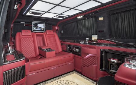 KLASSEN VIP VAN MVD 9054