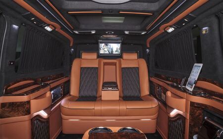 KLASSEN VIP VAN MVD 9009